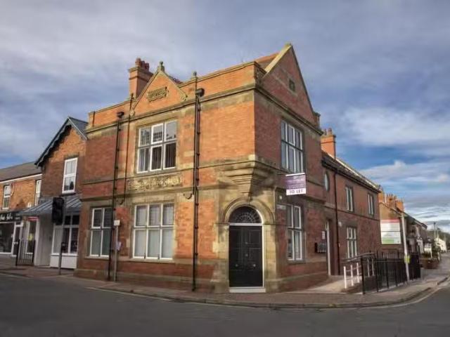 Apartment for rent in Llanferres, Wales