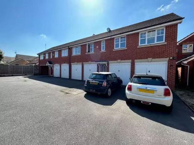 Apartment for rent in Auckley, South Yorkshire