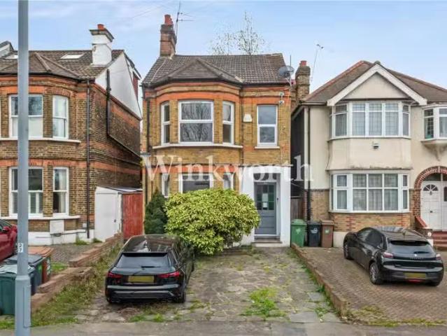 Apartment for rent in Woodford Bridge, Greater London