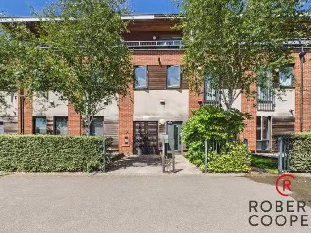 Apartment for rent in Ruislip, Greater London