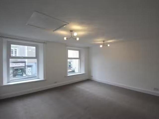 Apartment for rent in Kingswood, School House