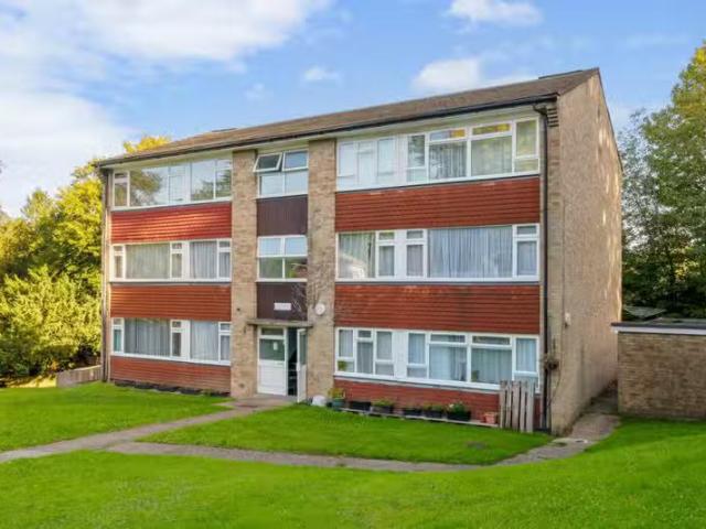 House for rent in Caterham Valley, Hillview