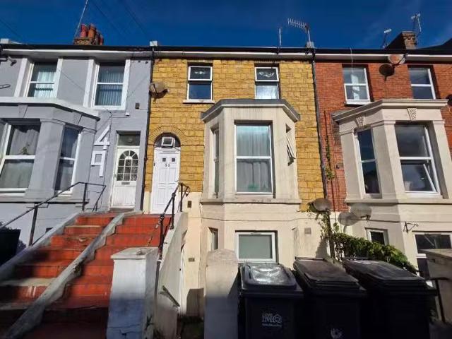 House for rent in Roselands, Eastbourne