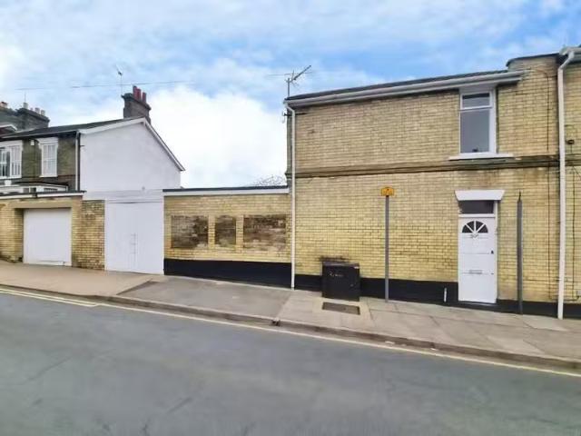 House for rent in The Dales, Key Street