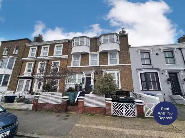 House for rent in Cliftonville West, Acol