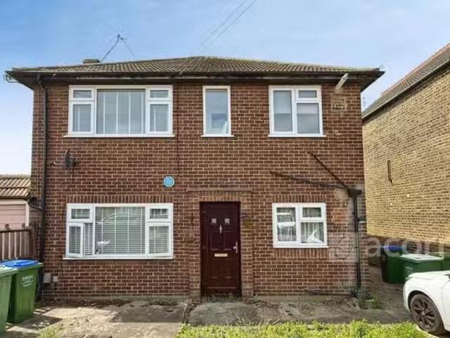 House for rent in Erith, Greater London