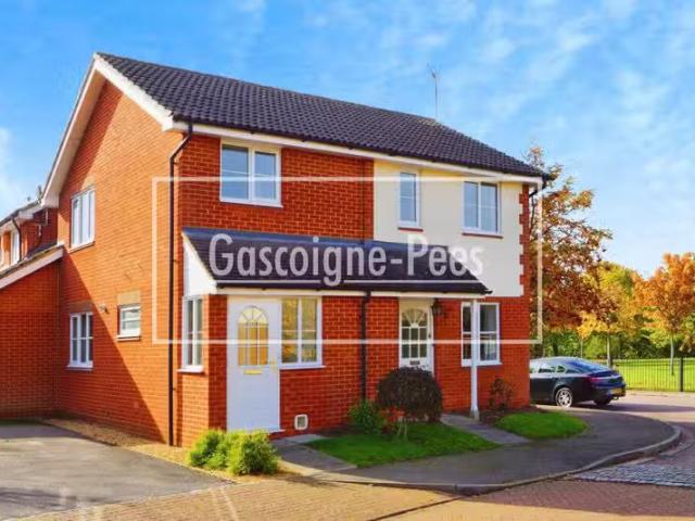 House for rent in Blackhills, Surrey