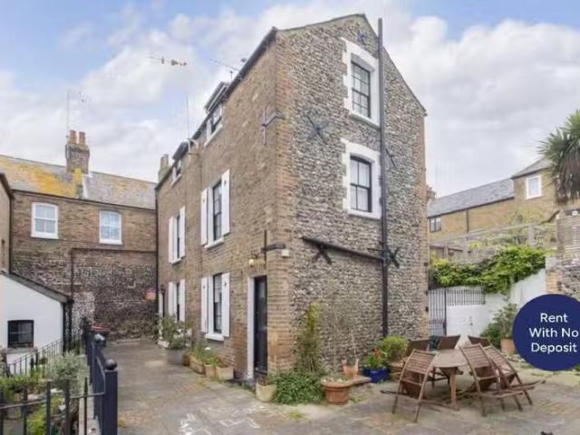 House for rent in Upton, Acol