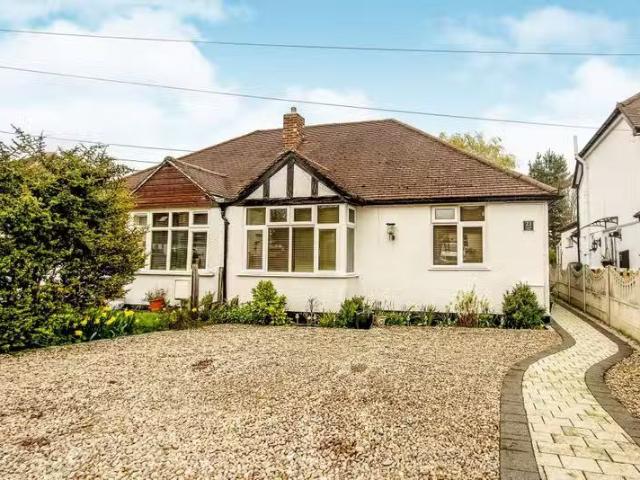 House for rent in Pachesham Park, Surrey