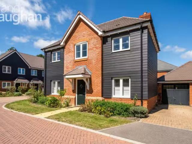 House for rent in Perryfields, West Sussex