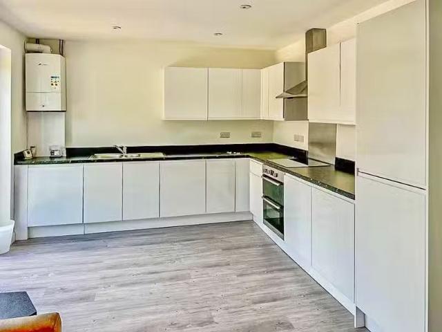 House for rent in Calderstones
