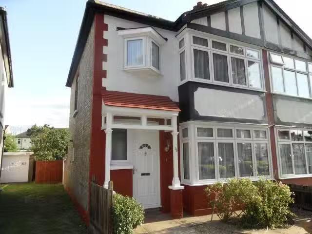 House for rent in Chingford Mount, Highams Park