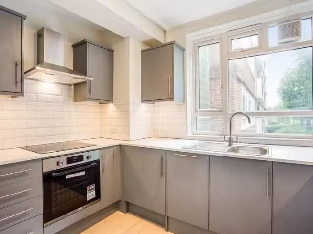 Apartment for rent in Southfields, Greater London