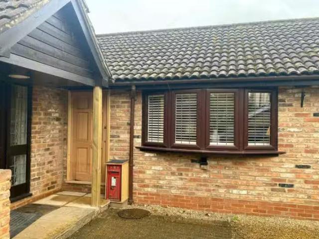 House for rent in Pachesham Park, Surrey