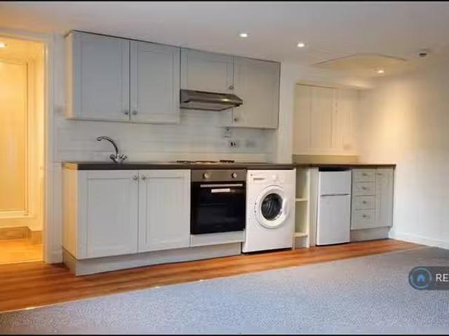 House for rent in Woolshops, Halifax
