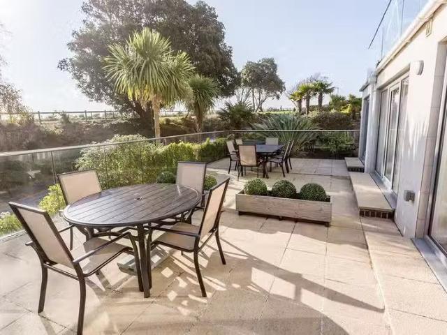 House for rent in London Borough of Ealing, Hanwell