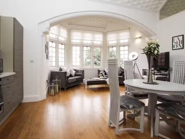 Apartment for rent in The Galleries, Navestock Side