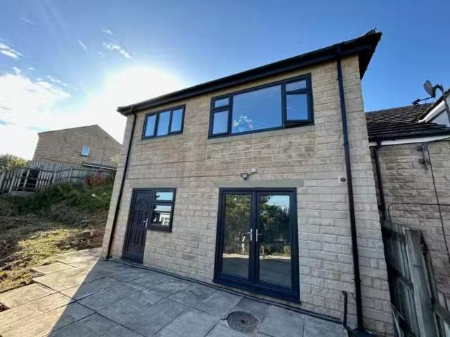 House for rent in Slack Side, West Yorkshire