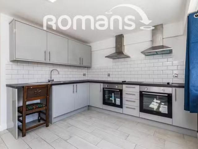 House for rent in Winterbourne