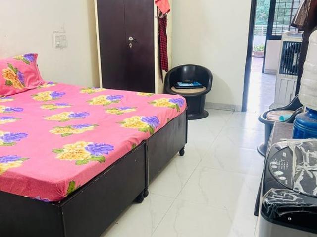 Property for rent in Arun Vihar, Noida