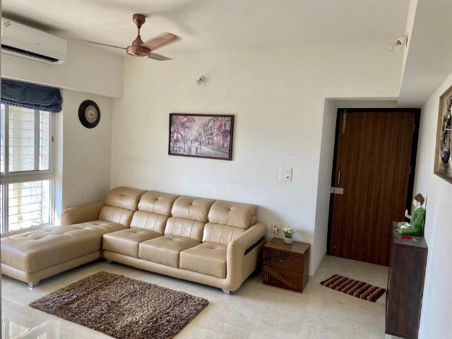 Flat for rent in Lodha Amara, Thane