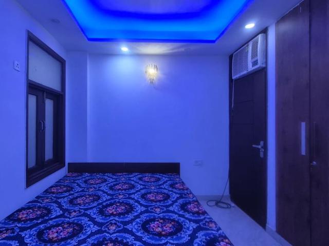 Flat for rent in Press Enclave, Delhi