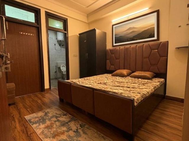 Flat for rent in Press Enclave, Delhi