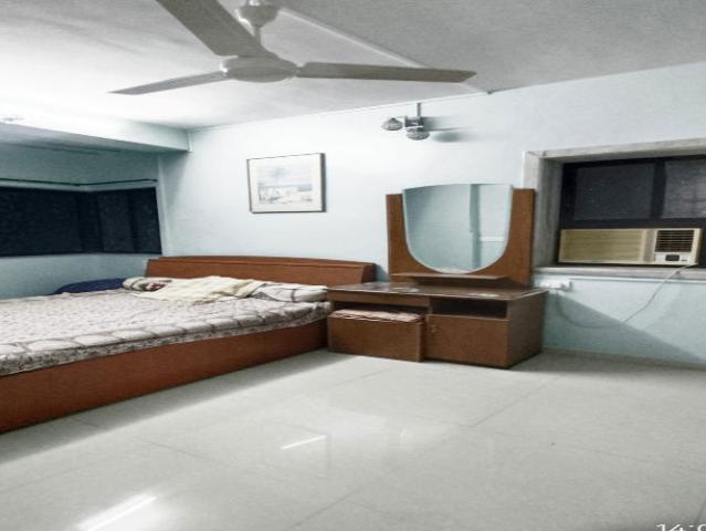 Flat for rent in Dadar West, Mumbai City District