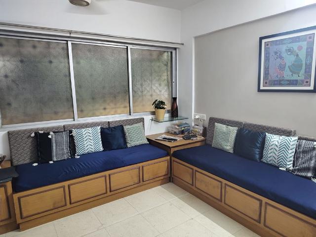 Flat for rent in Vile Parle West, Mumbai