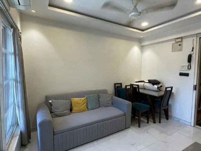 Flat for rent in Khar, Mumbai