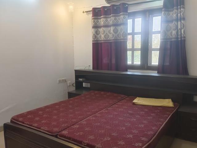 Flat for rent in Sarita Vihar, Delhi