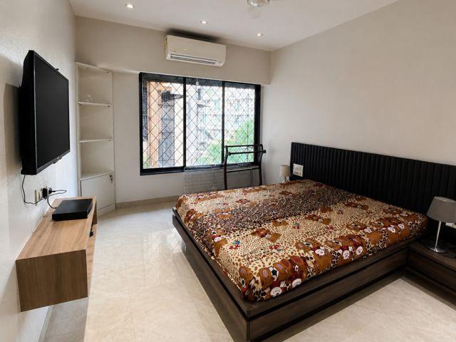 Flat for rent in Khar, Mumbai