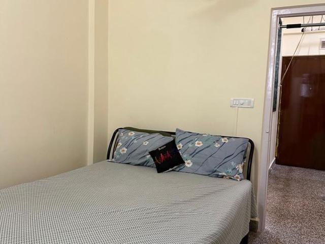 Flat for rent in Colaba, Mumbai City District