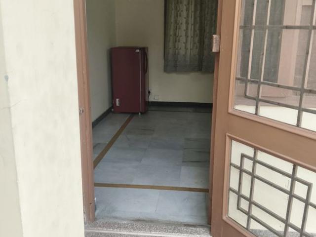 House for rent in Sector 61, Noida
