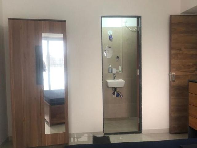 Flat for rent in Malad East, Mumbai Suburban District