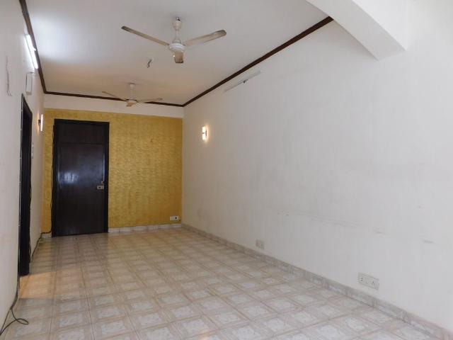 Flat for rent in Colaba, Mumbai City District