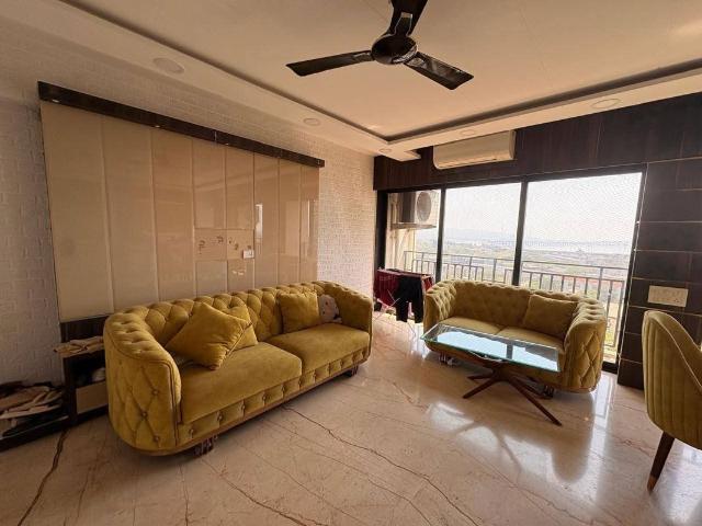 Flat for rent in Khar, Mumbai