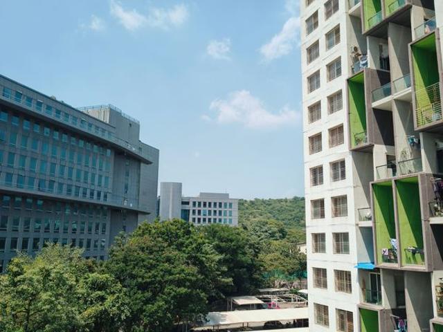 Flat for rent in Tinsel Town, Maan