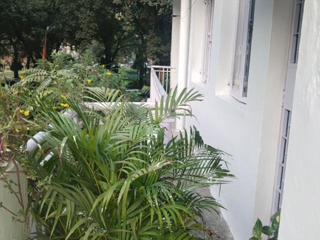 Property for rent in Deri