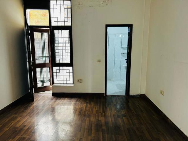 Property for rent in Sector 26, Noida
