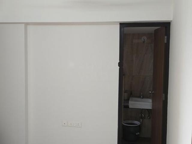 Flat for rent in Lodha Amara, Thane