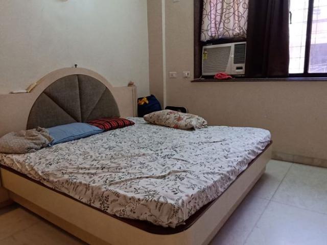 Flat for rent in Colaba, Mumbai City District