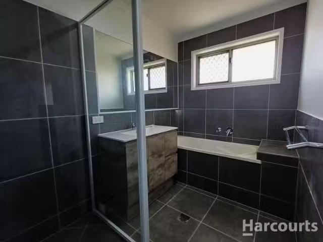House for rent in Eli Waters, Queensland