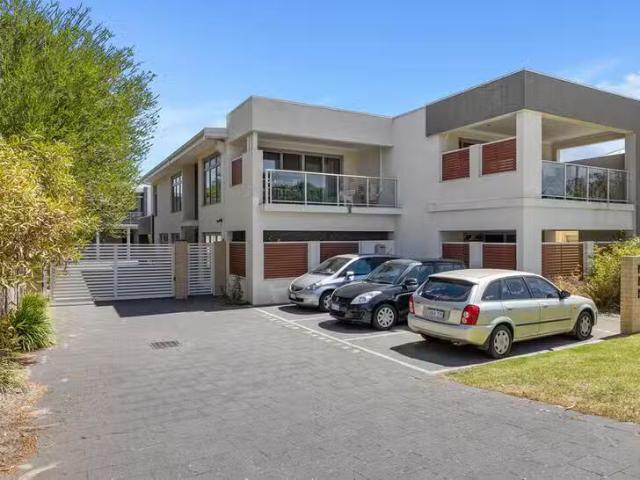 House for rent in Cloverdale, Western Australia