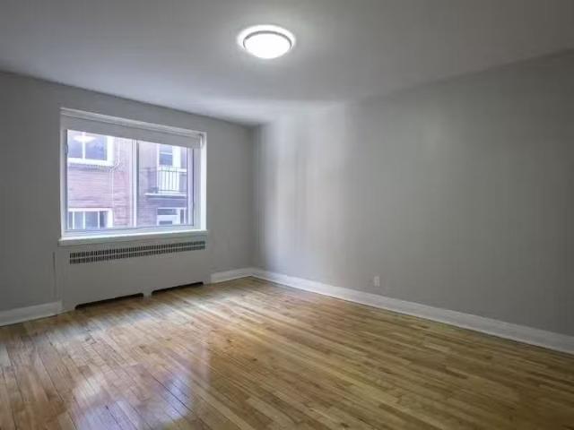 Condo for rent in St. Leonard's, Quebec