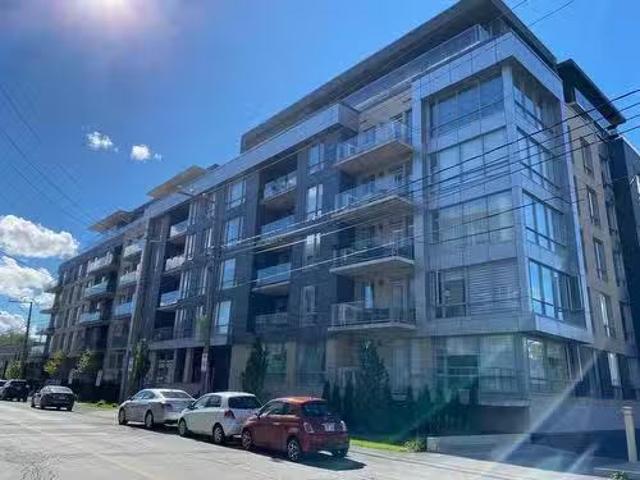 Apartment for rent in Mont-royal, Quebec