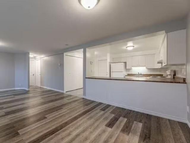 Condo for rent in Pointe-claire, Quebec