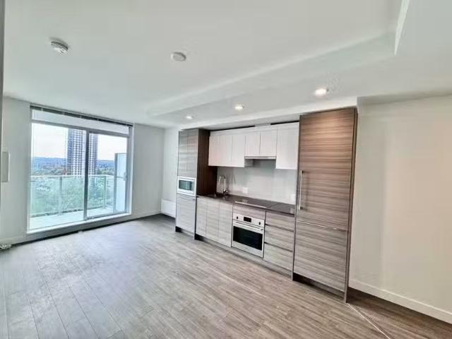 Condo for rent in Surrey, British Columbia