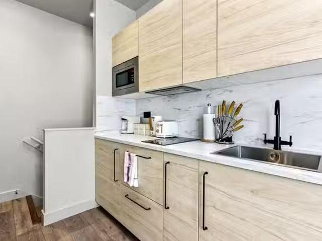 Apartment for rent in Stamford Hill, Greater London