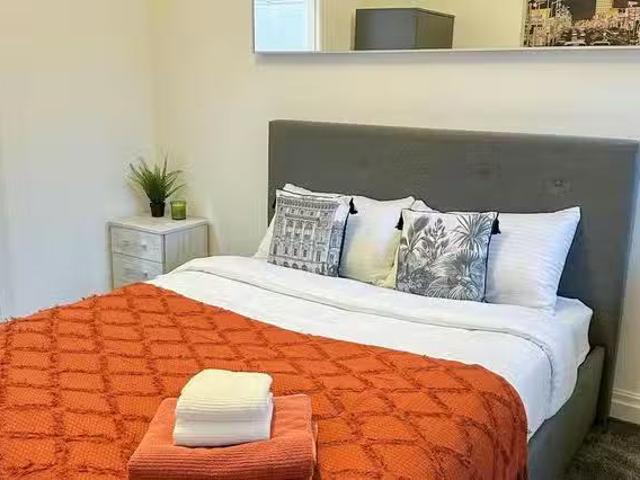 Apartment for rent in West Park, West Yorkshire